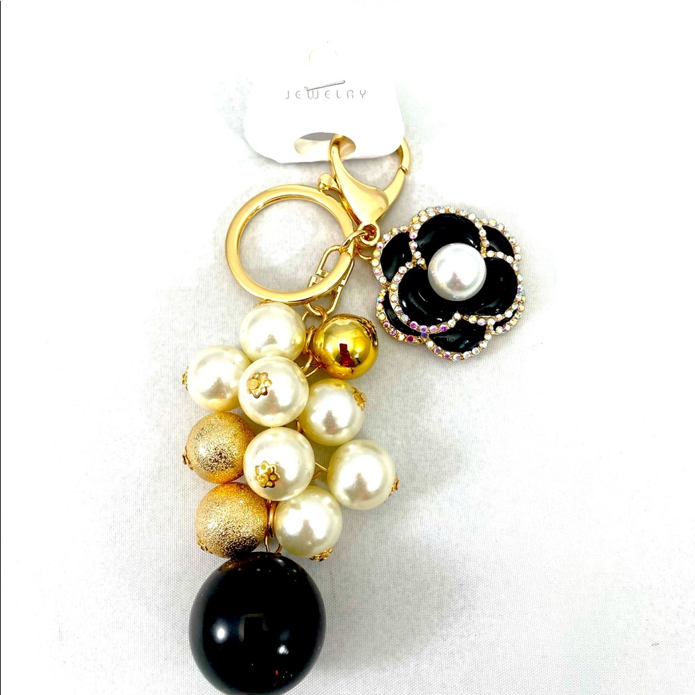 Camellia and pearl enamel keychain